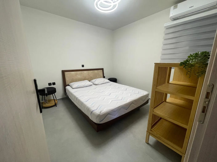 Image No.20-5 Bed Maisonette for sale