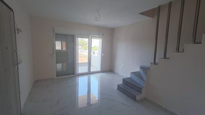Image No.3-2 Bed Maisonette for sale
