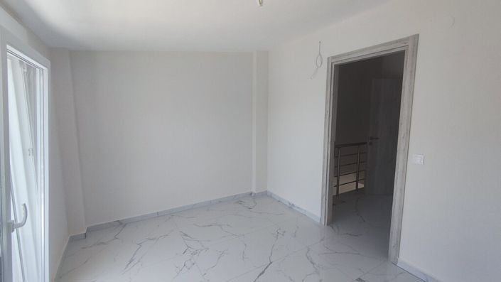 Image No.7-2 Bed Maisonette for sale
