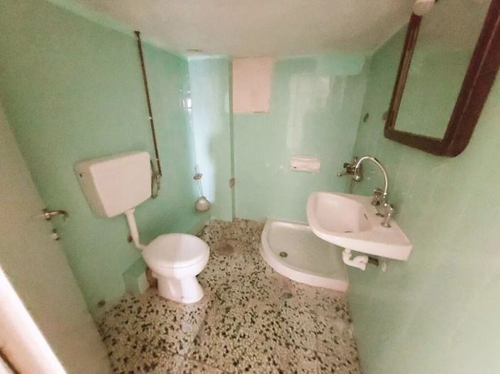 Image No.10-3 Bed Flat for sale
