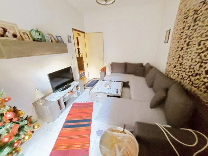 Image No.20-3 Bed Flat for sale