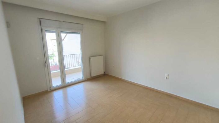 Image No.12-3 Bed Flat for sale