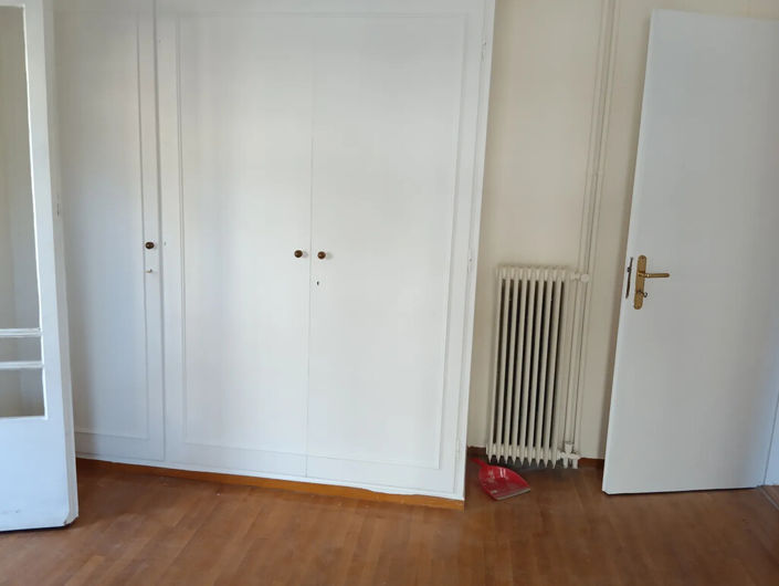 Image No.8-2 Bed Flat for sale