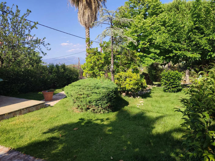Image No.4-4 Bed Property for sale