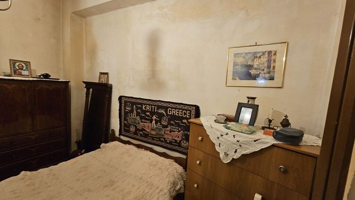 Image No.8-2 Bed Flat for sale