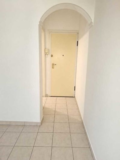 Image No.12-3 Bed Flat for sale