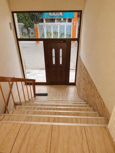 Image No.17-3 Bed Flat for sale