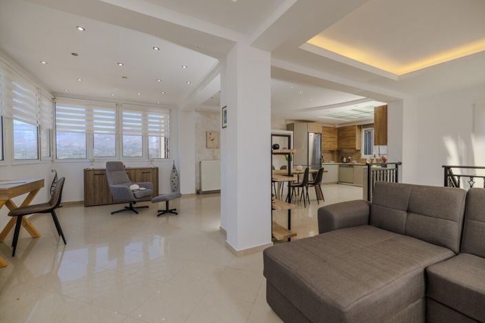 Image No.9-5 Bed Villa for sale