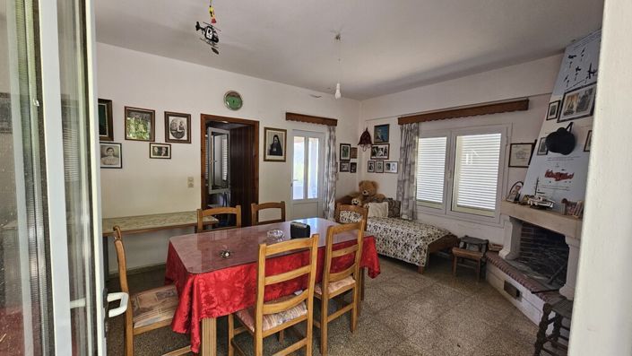 Image No.20-2 Bed Property for sale