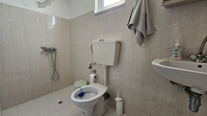 Image No.22-2 Bed Property for sale