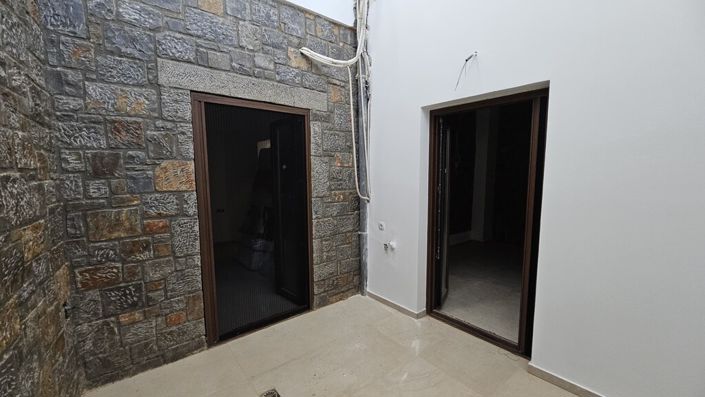 Image No.8-2 Bed Flat for sale