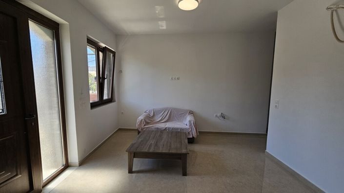 Image No.8-2 Bed Flat for sale