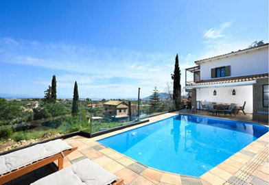 1 - Frini, Villa