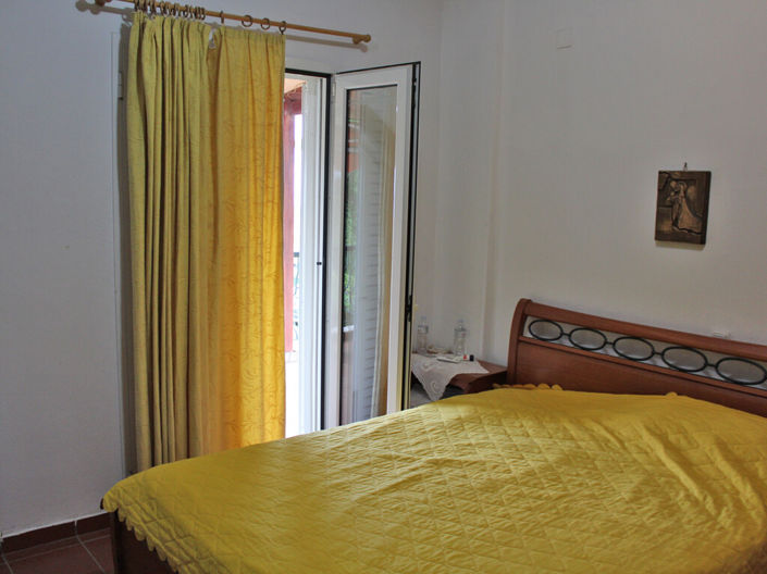 Image No.12-4 Bed Property for sale