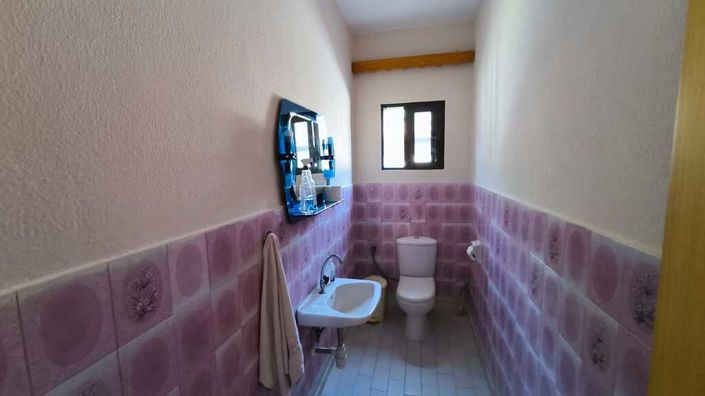 Image No.12-2 Bed Property for sale