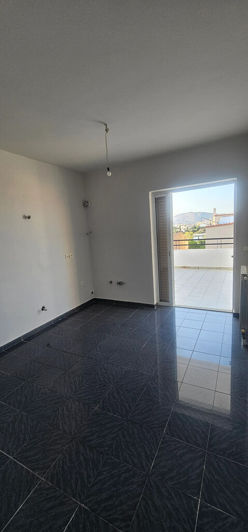 Image No.18-3 Bed Flat for sale