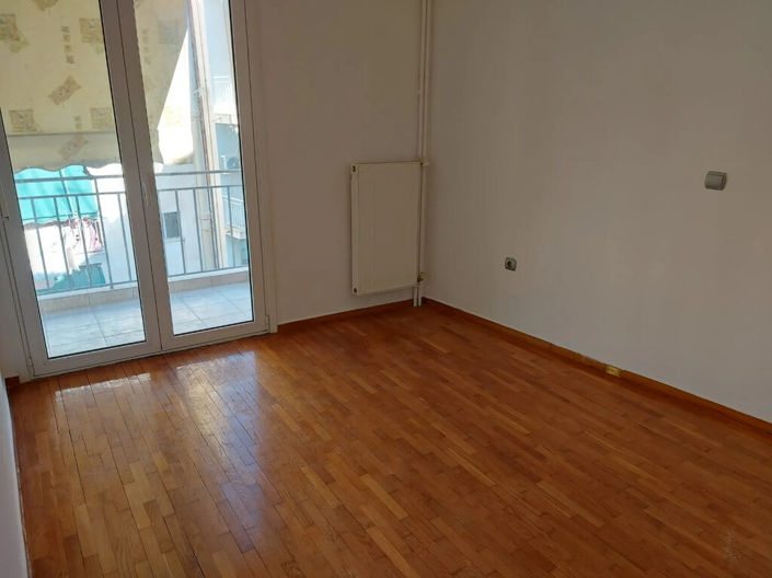 Image No.8-2 Bed Flat for sale