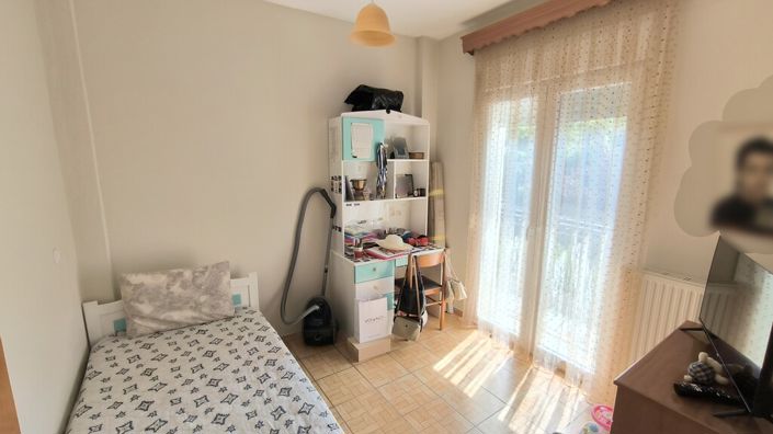 Image No.16-3 Bed Flat for sale