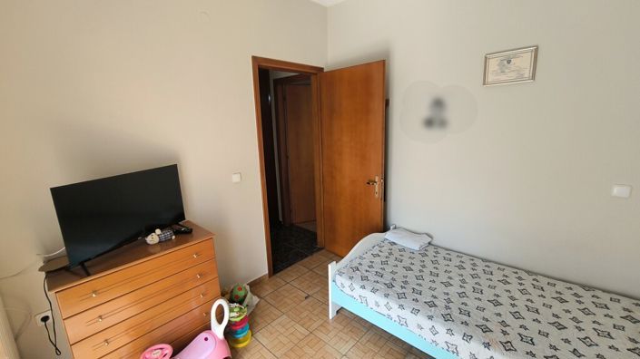 Image No.19-3 Bed Flat for sale