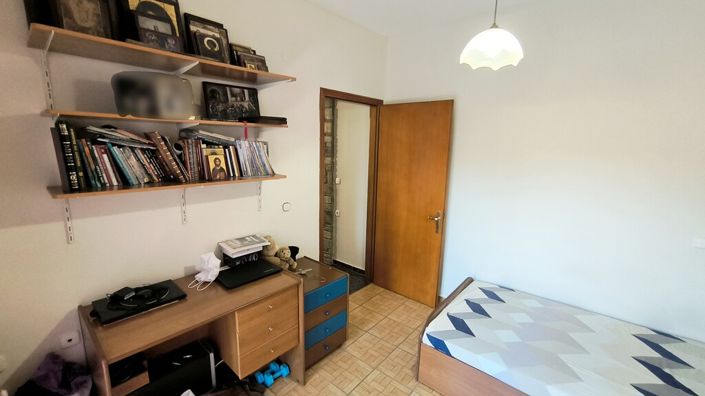 Image No.21-3 Bed Flat for sale