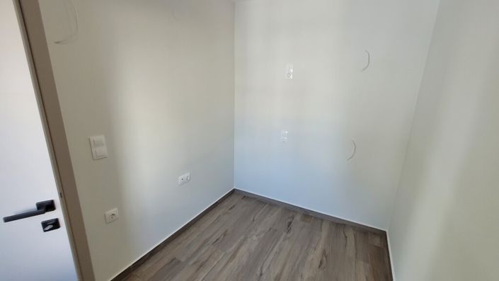 Image No.17-2 Bed Flat for sale