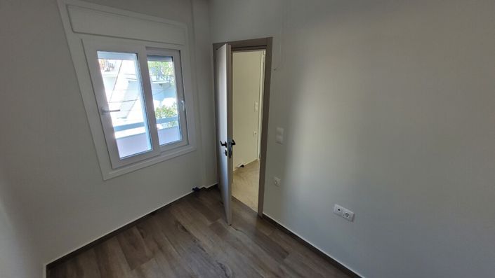 Image No.18-2 Bed Flat for sale