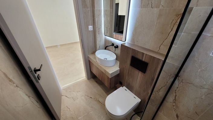 Image No.27-2 Bed Flat for sale