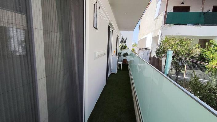 Image No.25-2 Bed Flat for sale