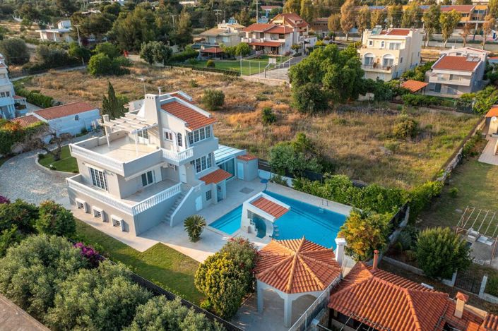 Image No.2-Villa for sale