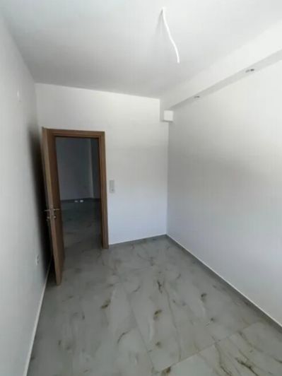 Image No.10-2 Bed Flat for sale