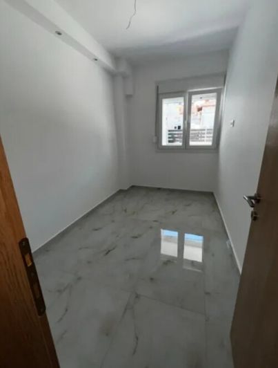Image No.14-2 Bed Flat for sale