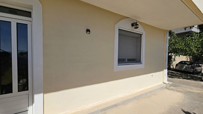Image No.12-4 Bed Property for sale
