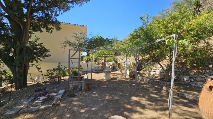 Image No.17-4 Bed Property for sale