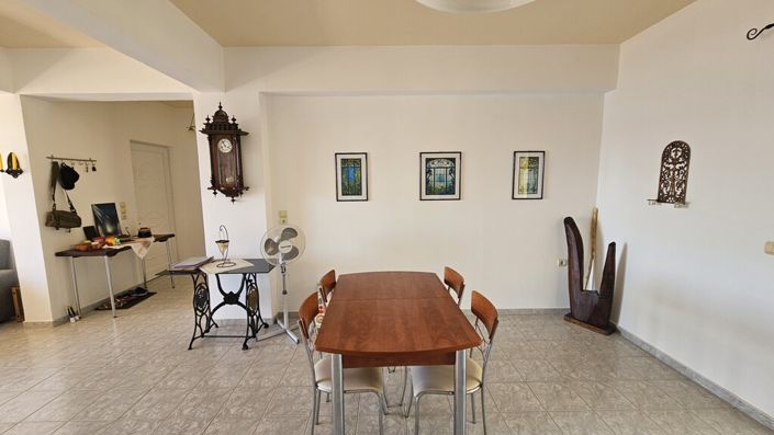 Image No.27-4 Bed Property for sale