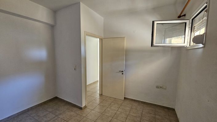 Image No.9-4 Bed Property for sale