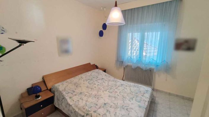 Image No.15-3 Bed Property for sale