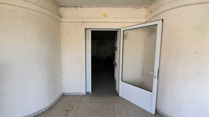 Image No.22-3 Bed Property for sale