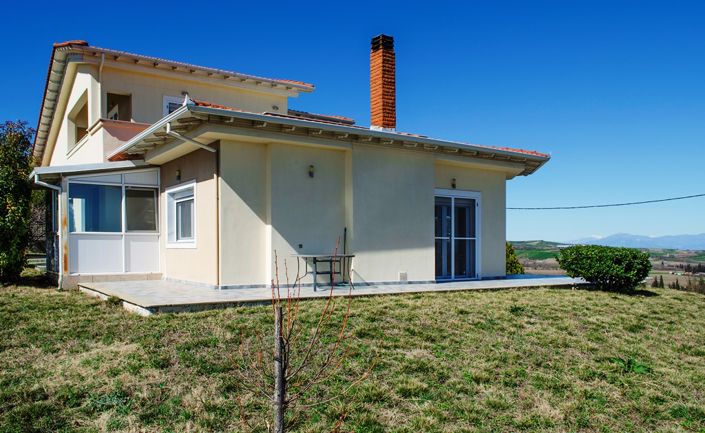 Image No.8-6 Bed Property for sale
