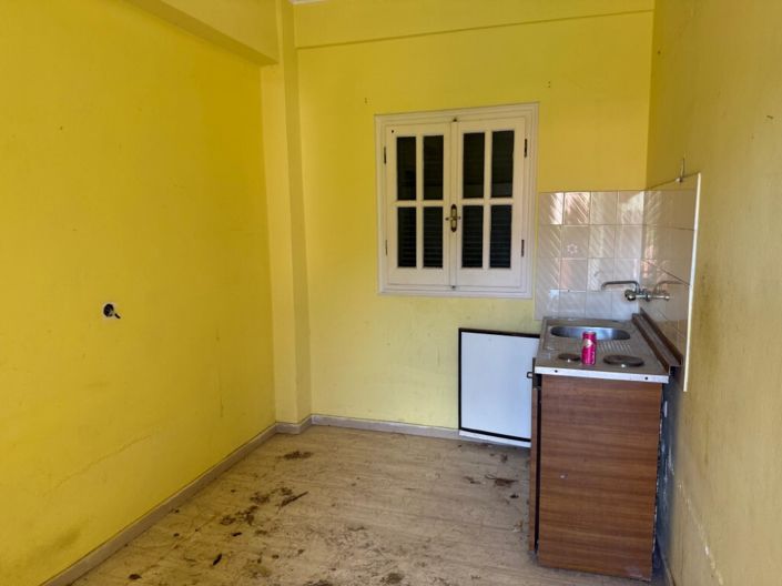 Image No.19-6 Bed Property for sale