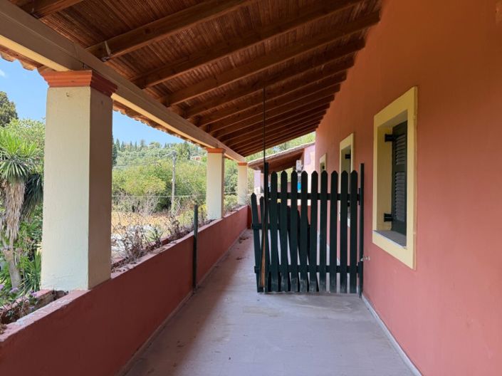 Image No.27-6 Bed Property for sale