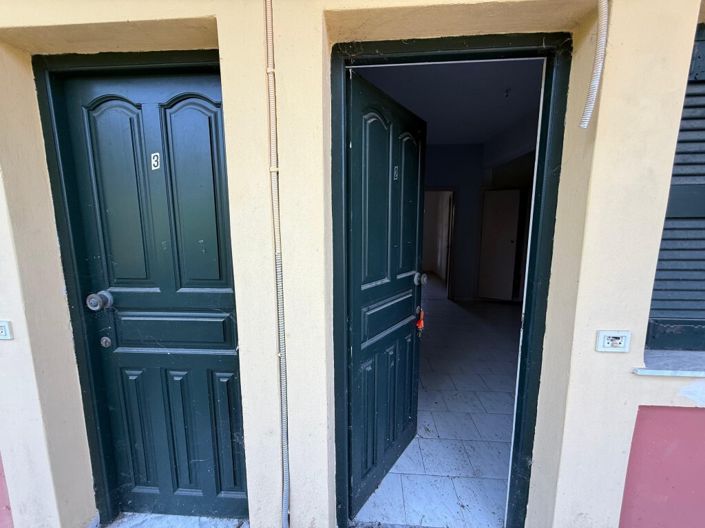 Image No.3-6 Bed Property for sale