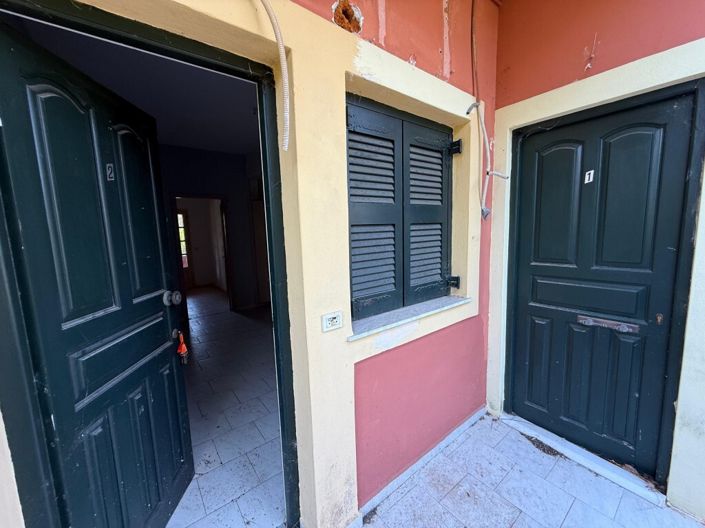 Image No.4-6 Bed Property for sale