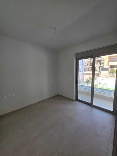 Image No.9-2 Bed Maisonette for sale