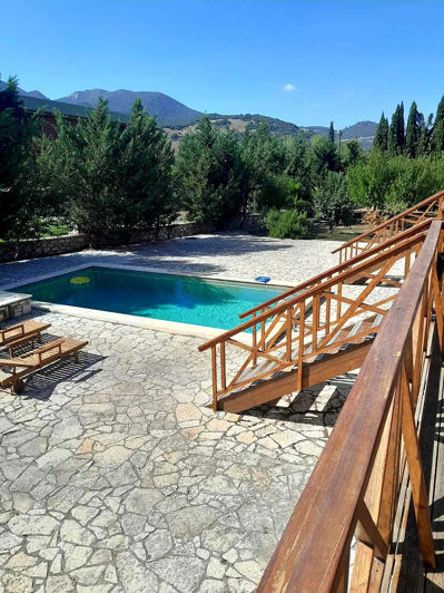 Image No.24-8 Bed Property for sale