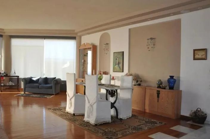 Image No.22-4 Bed Property for sale