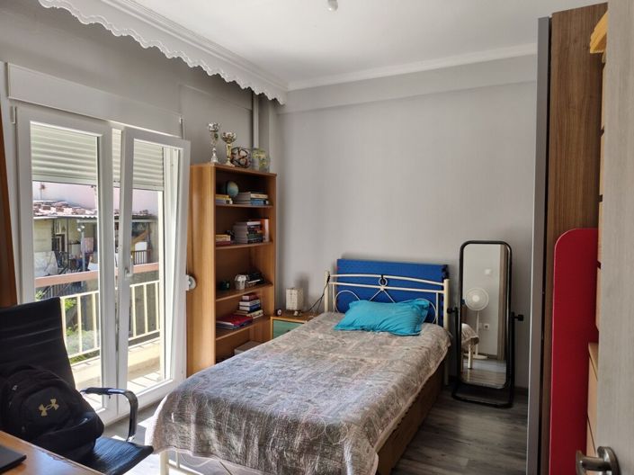 Image No.11-3 Bed Flat for sale