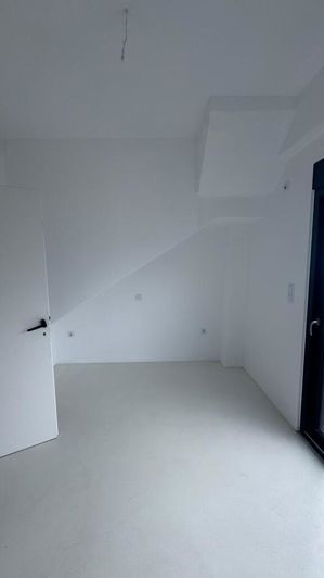 Image No.13-3 Bed Property for sale