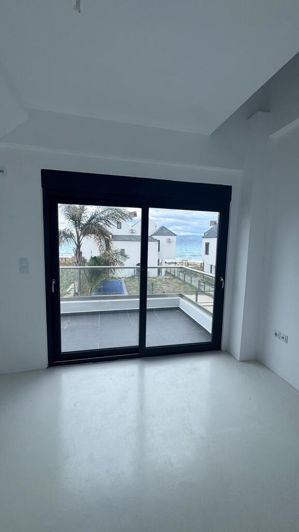 Image No.5-3 Bed Property for sale