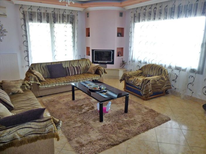 Image No.10-4 Bed Property for sale
