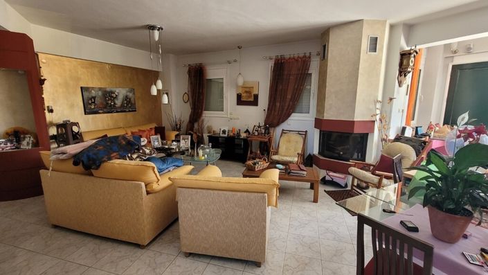 Image No.10-10 Bed Property for sale
